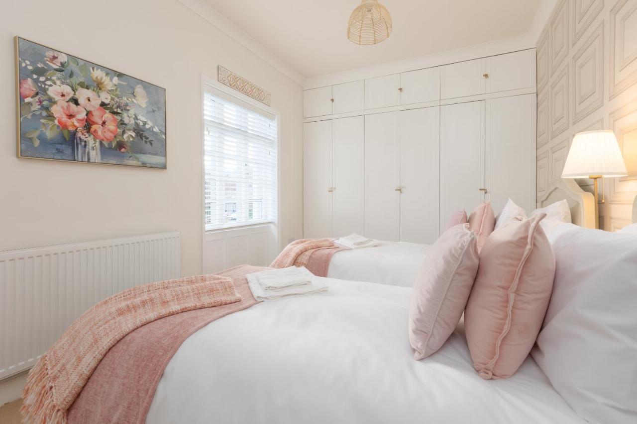 Charles Alexander Short Stay - Rose Cottage Lytham St Annes Exterior photo